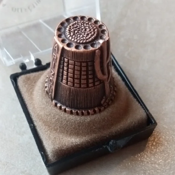 Assorted Collectible Thimbles Set - Picture 15 of 16